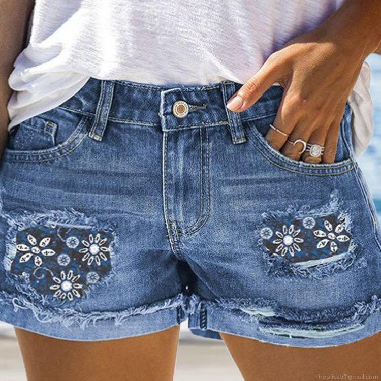 Women's Ripped Denim Shorts Floral Patch Distressed High Waisted Jean Shorts Summer Streetwear Casual Frayed Hem Cotton Blend Short Pants for Women